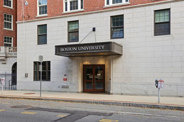 636 Beacon St 206, Boston, MA 02215