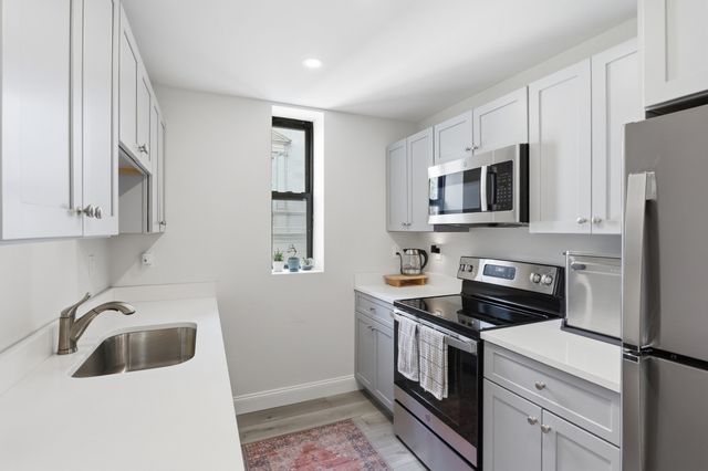 636 Beacon St 206, Boston, MA 02215