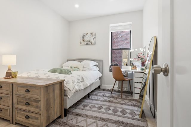 636 Beacon St 206, Boston, MA 02215
