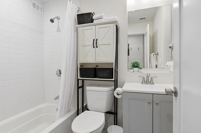 636 Beacon St 206, Boston, MA 02215