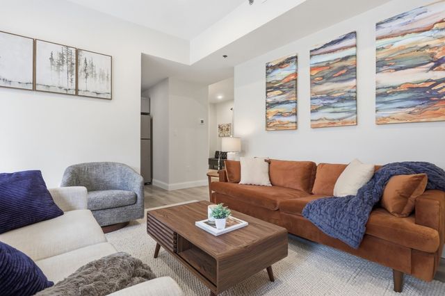 636 Beacon St 206, Boston, MA 02215