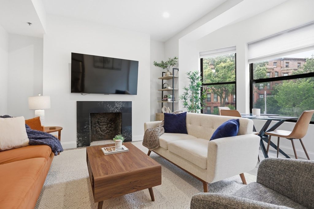 636 Beacon St 206, Boston, MA 02215