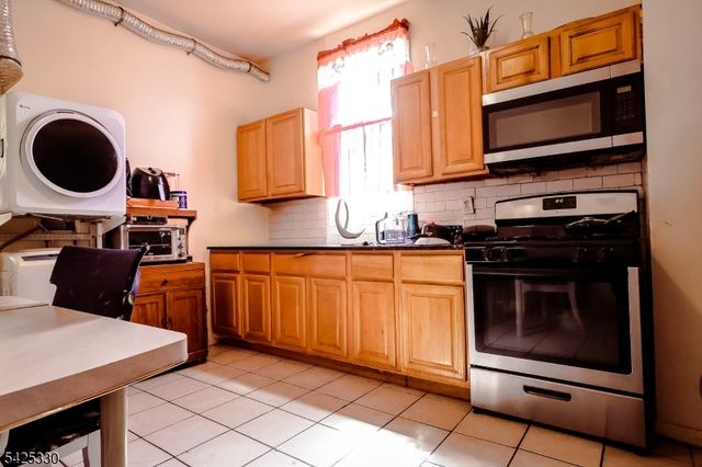 581 S 17Th St, Newark City, NJ 07103