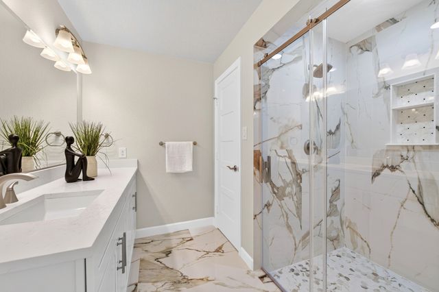 801 Highwoods Trail, Fort Worth, TX 76112