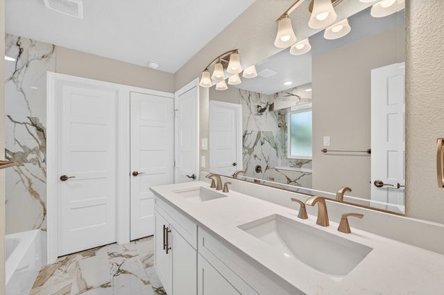 801 Highwoods Trail, Fort Worth, TX 76112