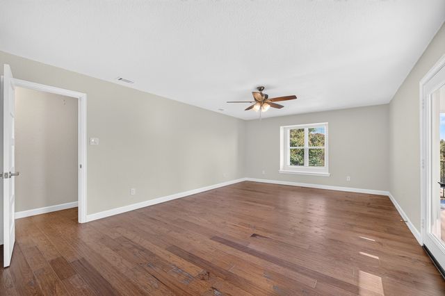 801 Highwoods Trail, Fort Worth, TX 76112