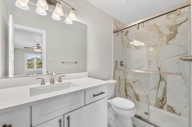 801 Highwoods Trail, Fort Worth, TX 76112