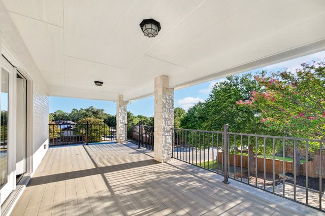 801 Highwoods Trail, Fort Worth, TX 76112