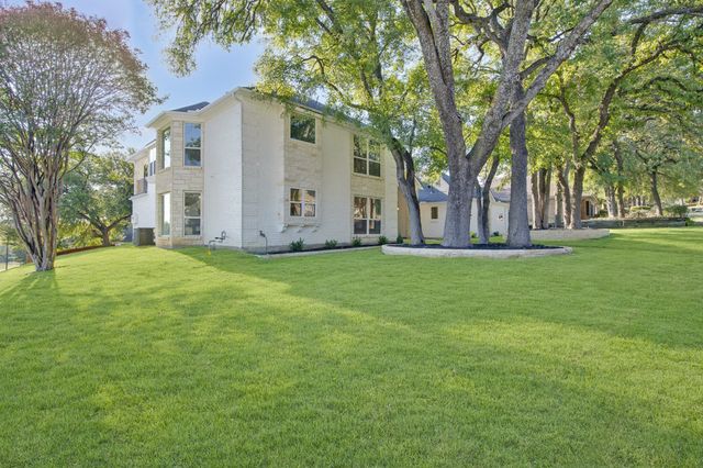 801 Highwoods Trail, Fort Worth, TX 76112
