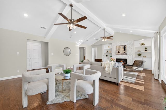 801 Highwoods Trail, Fort Worth, TX 76112