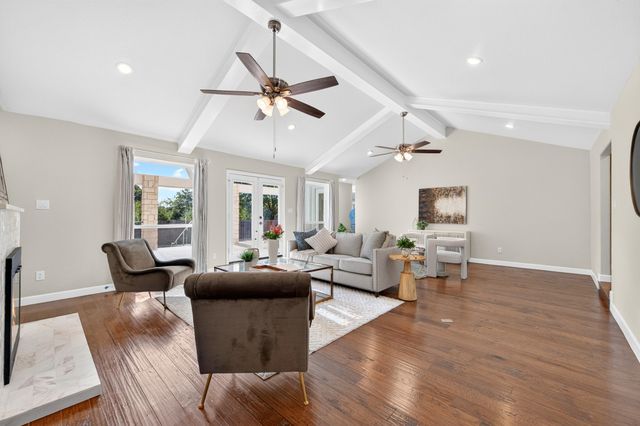 801 Highwoods Trail, Fort Worth, TX 76112