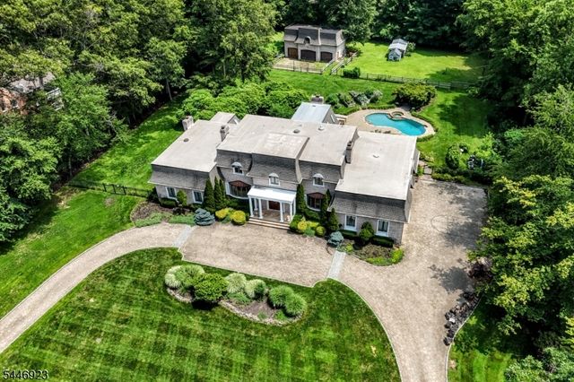 21 Baldwin Rd, Saddle River Boro, NJ 07458