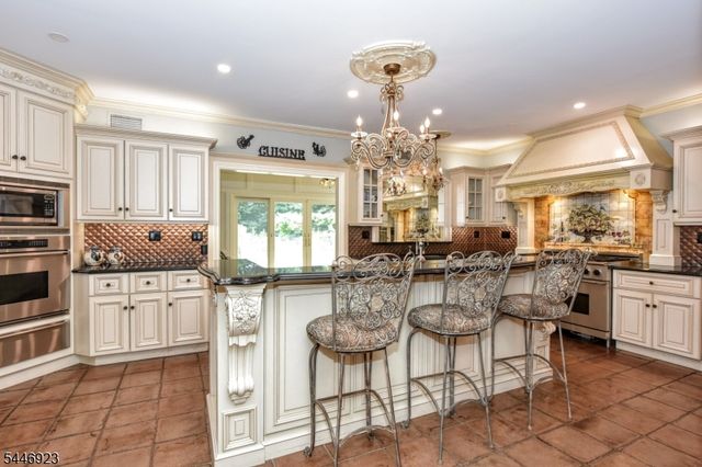 21 Baldwin Rd, Saddle River Boro, NJ 07458