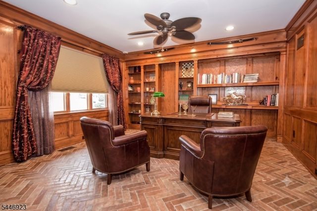 21 Baldwin Rd, Saddle River Boro, NJ 07458