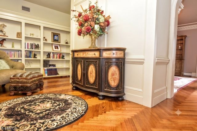 21 Baldwin Rd, Saddle River Boro, NJ 07458