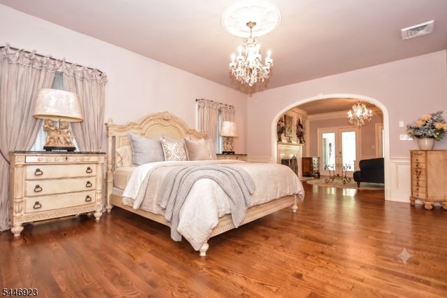 21 Baldwin Rd, Saddle River Boro, NJ 07458