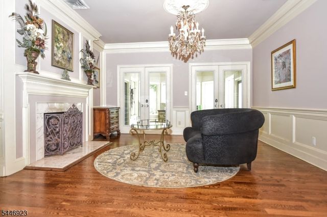 21 Baldwin Rd, Saddle River Boro, NJ 07458
