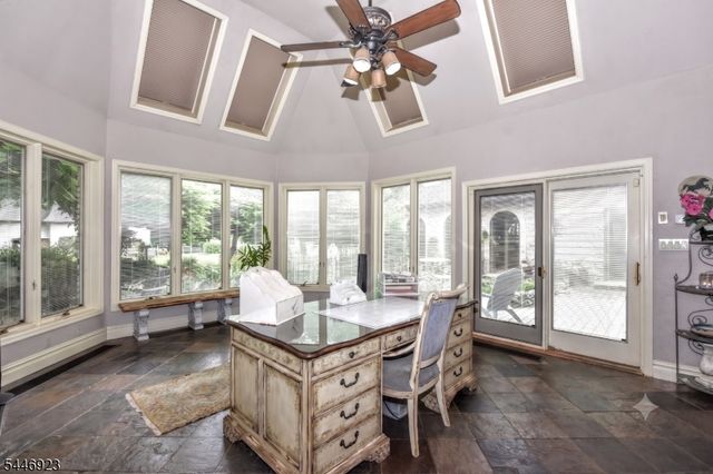 21 Baldwin Rd, Saddle River Boro, NJ 07458