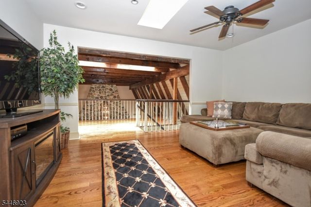 21 Baldwin Rd, Saddle River Boro, NJ 07458