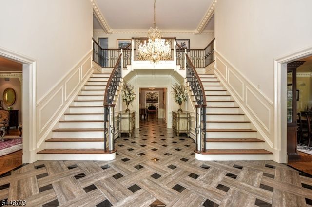 21 Baldwin Rd, Saddle River Boro, NJ 07458