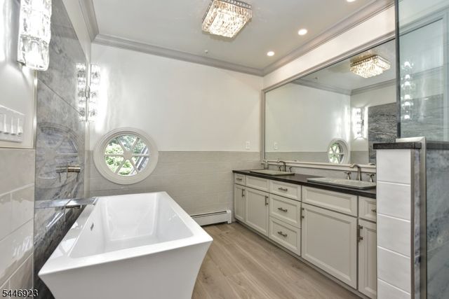21 Baldwin Rd, Saddle River Boro, NJ 07458