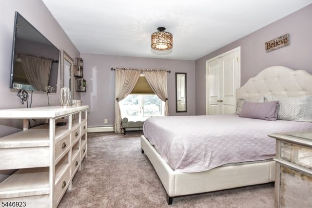 21 Baldwin Rd, Saddle River Boro, NJ 07458