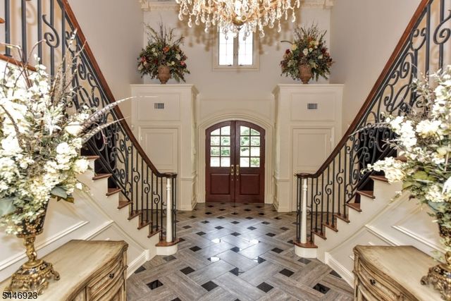 21 Baldwin Rd, Saddle River Boro, NJ 07458
