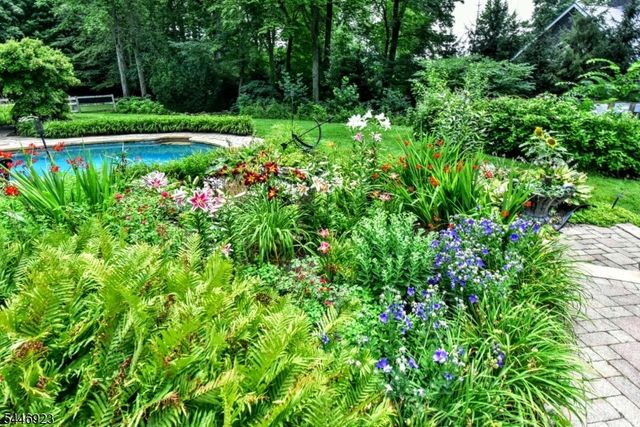 21 Baldwin Rd, Saddle River Boro, NJ 07458