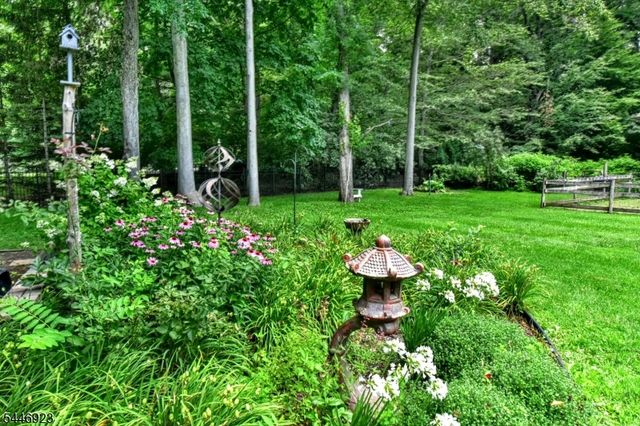 21 Baldwin Rd, Saddle River Boro, NJ 07458