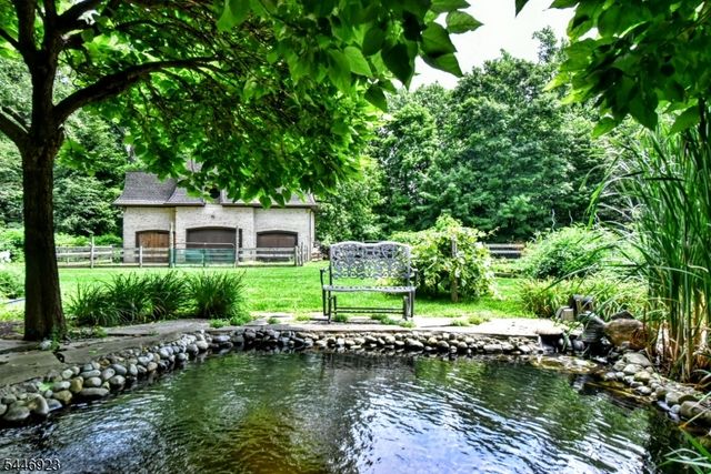 21 Baldwin Rd, Saddle River Boro, NJ 07458