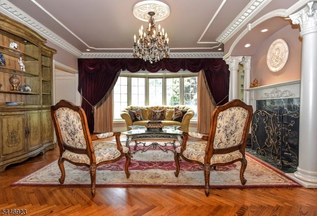 21 Baldwin Rd, Saddle River Boro, NJ 07458