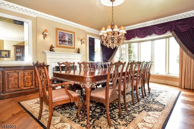 21 Baldwin Rd, Saddle River Boro, NJ 07458