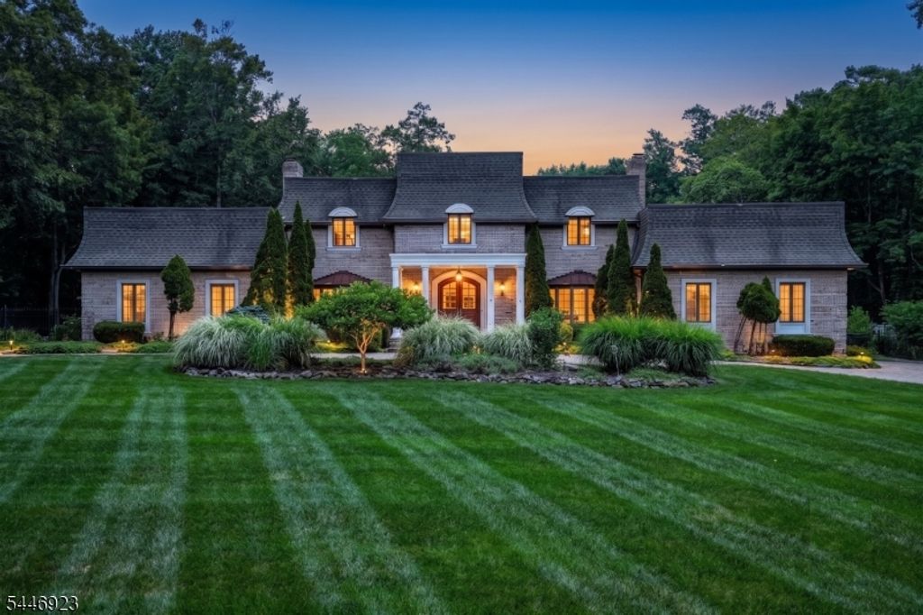 21 Baldwin Rd, Saddle River Boro, NJ 07458