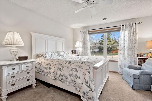 2231 Penn Place 201, North Saint Paul, MN 55109