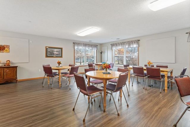 2231 Penn Place 201, North Saint Paul, MN 55109