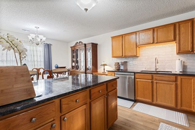 2231 Penn Place 201, North Saint Paul, MN 55109