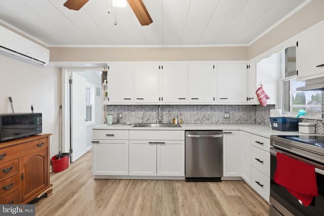 108 NEW HOLLAND, Reading, PA 19607