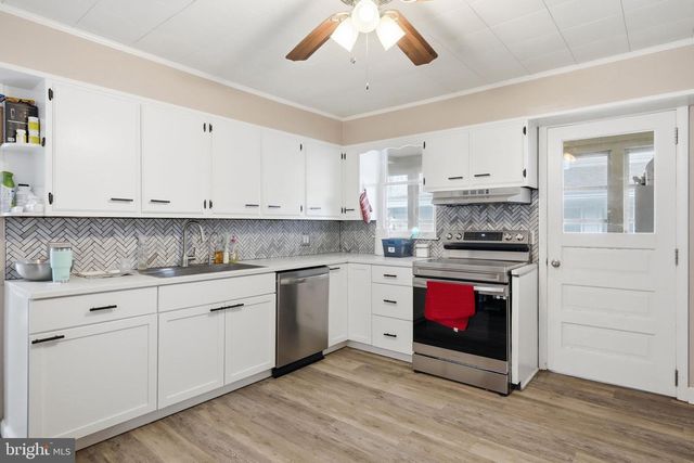 108 NEW HOLLAND, Reading, PA 19607