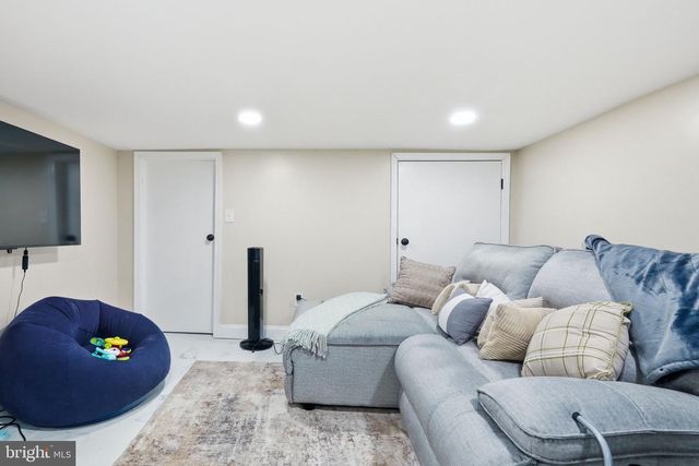 108 NEW HOLLAND, Reading, PA 19607