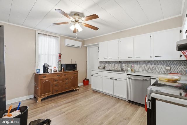 108 NEW HOLLAND, Reading, PA 19607