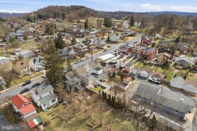 108 NEW HOLLAND, Reading, PA 19607