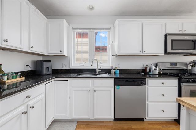 26 7th Street 1, Providence, RI 02906