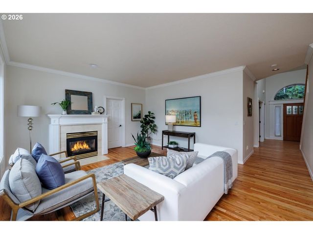 9711 Nw ENGLEMAN St, Portland, OR 97229