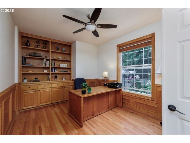 9711 Nw ENGLEMAN St, Portland, OR 97229