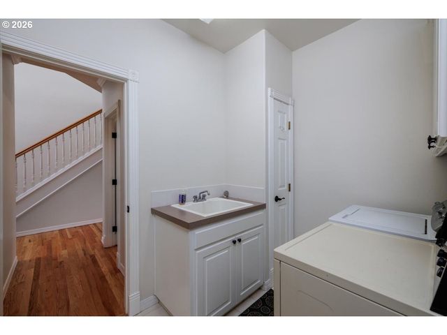 9711 Nw ENGLEMAN St, Portland, OR 97229