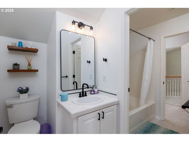 9711 Nw ENGLEMAN St, Portland, OR 97229