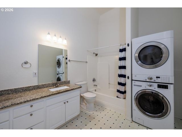 9711 Nw ENGLEMAN St, Portland, OR 97229