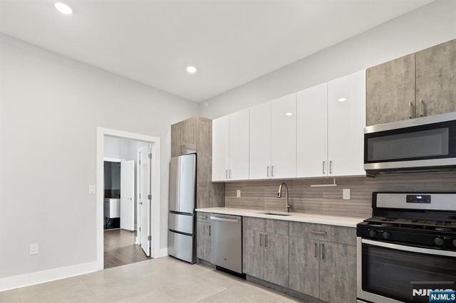 21 Hancock Avenue 3, Jersey City, NJ 07307