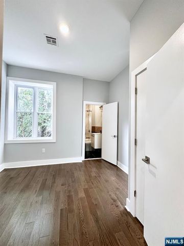 21 Hancock Avenue 3, Jersey City, NJ 07307