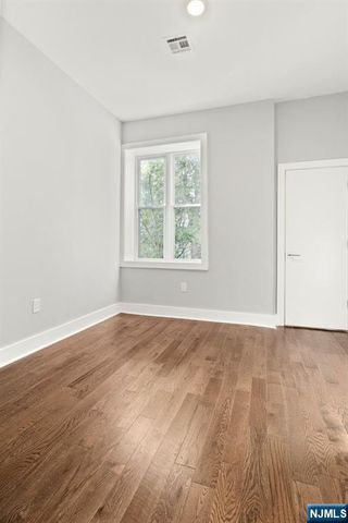 21 Hancock Avenue 3, Jersey City, NJ 07307